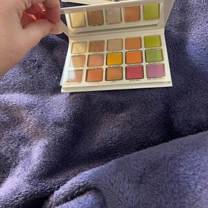 Kylie and Kendall eyeshadow palette